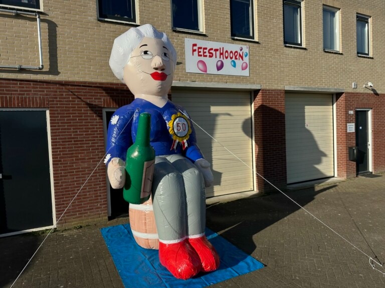 Sarah-op-Wijnvat2-Groot-768x576