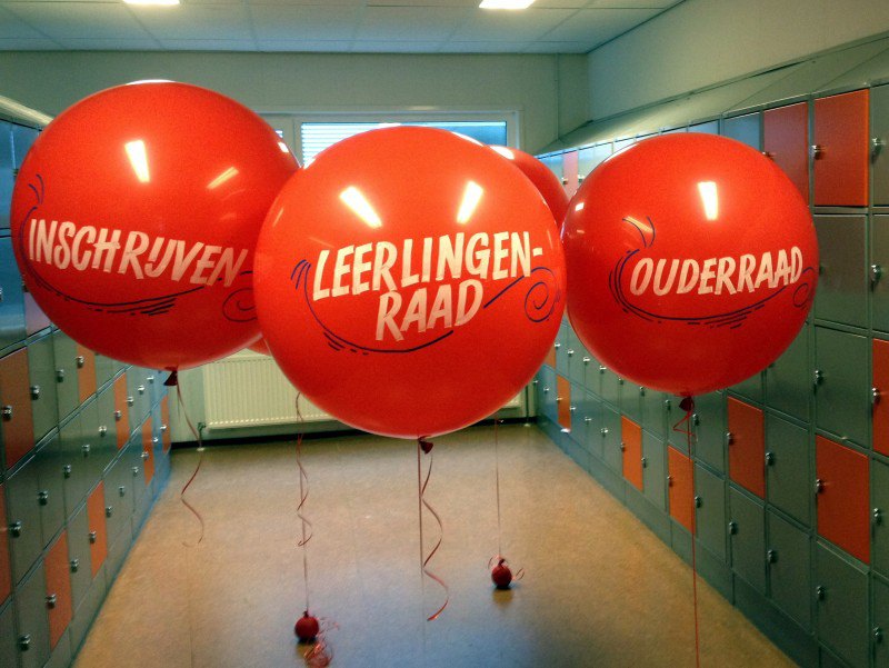 Open dag reuze heliumballonnen met tekst